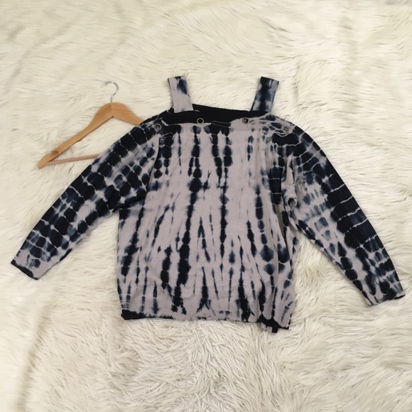 Rock & Republic Sweaters - Rock&Republic Cold Shoulder Mayhem Sweater